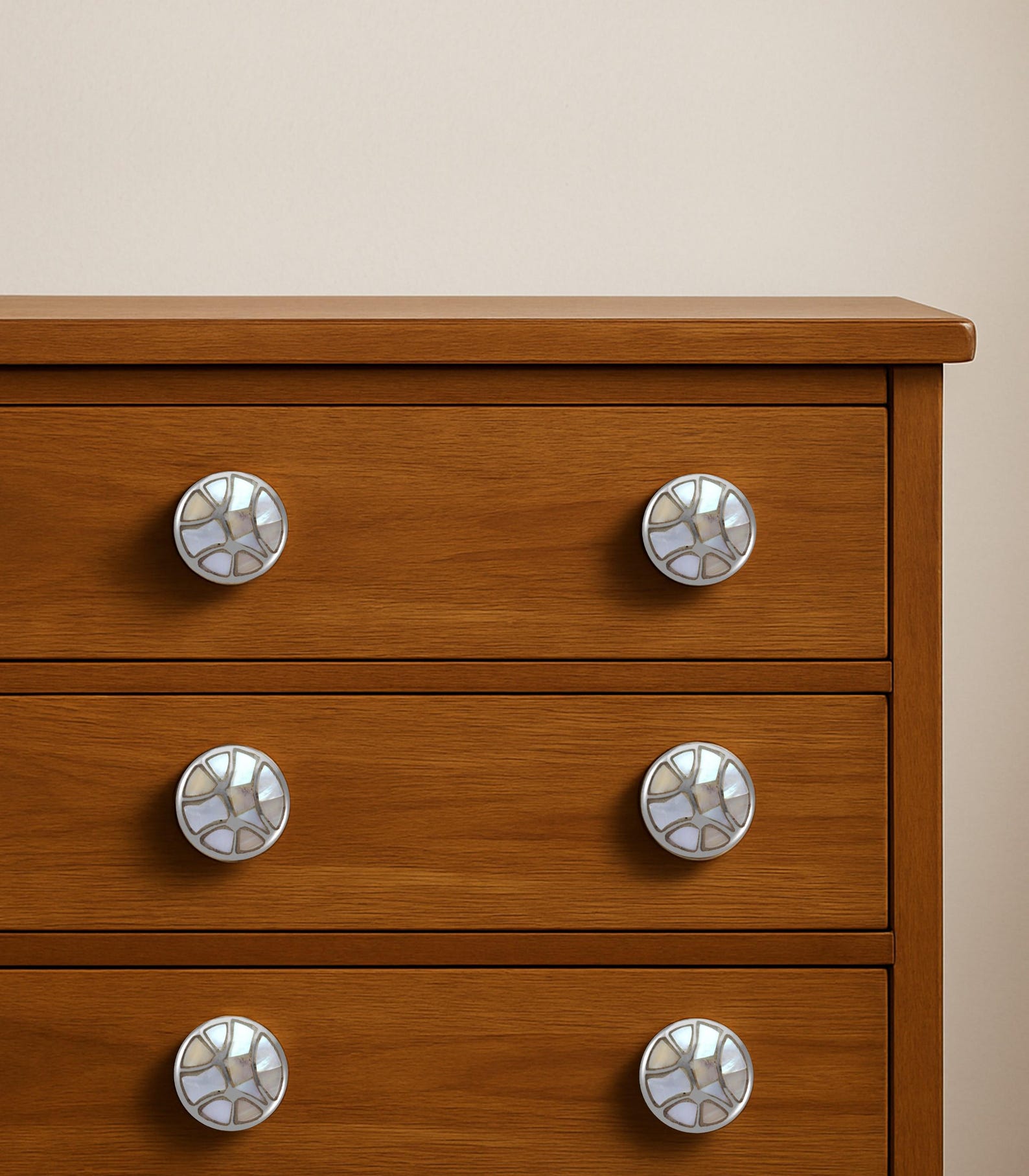 Mother of Pearl & Chrome Opulence Handle